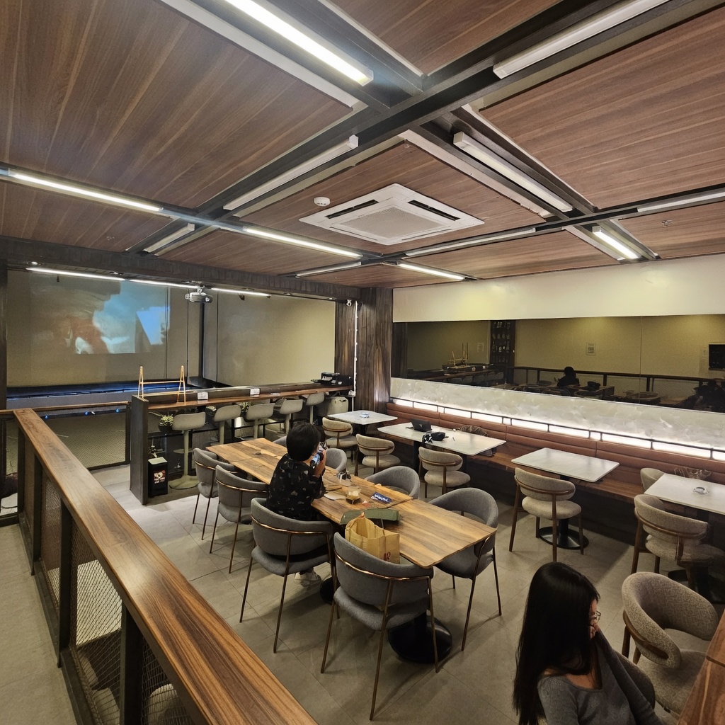 Mezzanine Coffee and Bar