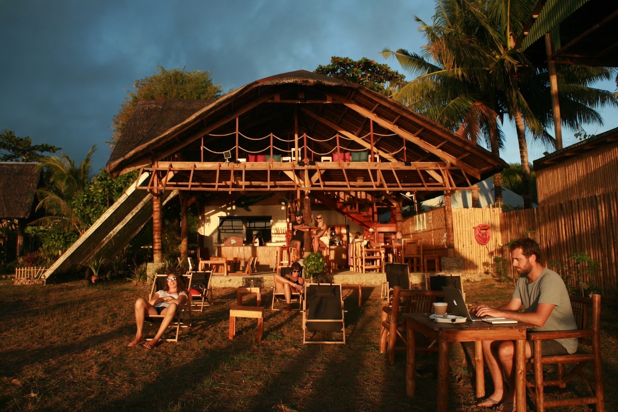 Belle’s Beach Bar